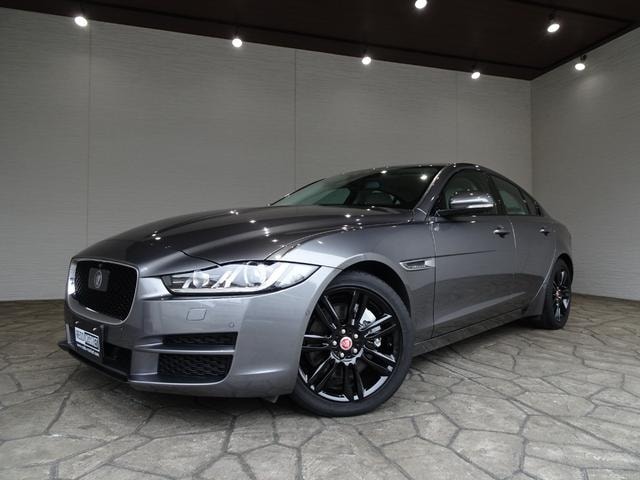 Jaguar XE 2015 — фото автомобиля 1