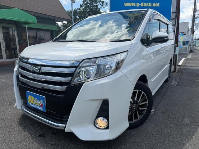 Toyota NOAH 2016 — фото автомобиля 1