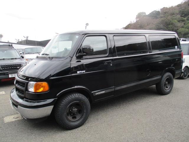 Dodge VAN 2002 — фото автомобиля 1
