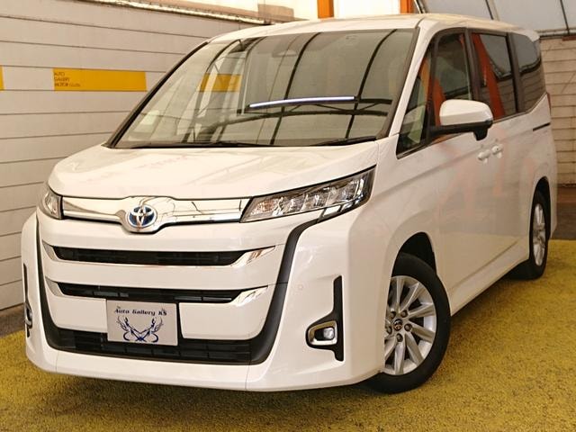Toyota NOAH 2022 — фото автомобиля 1