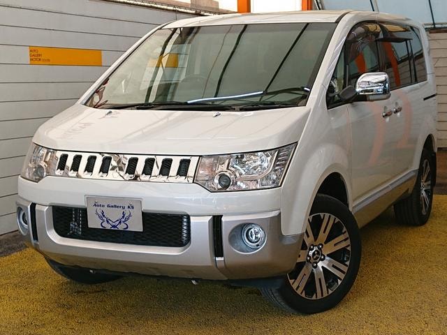 Mitsubishi DELICA D:5 2010 — фото автомобиля 1