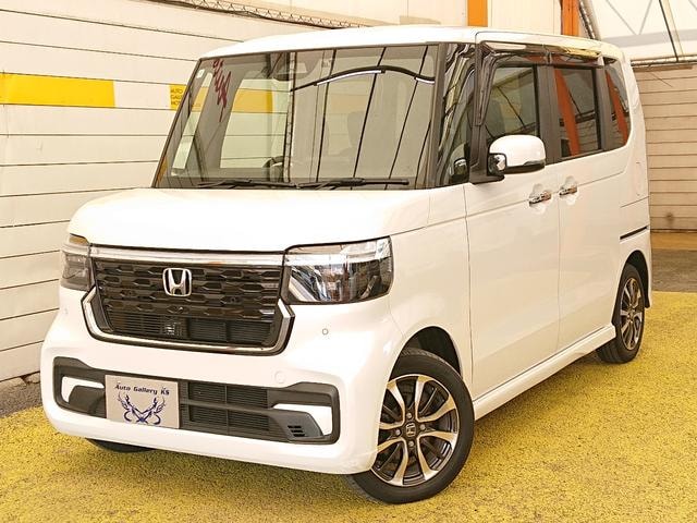 Honda N-BOX CUSTOM 2024 — фото автомобиля 1