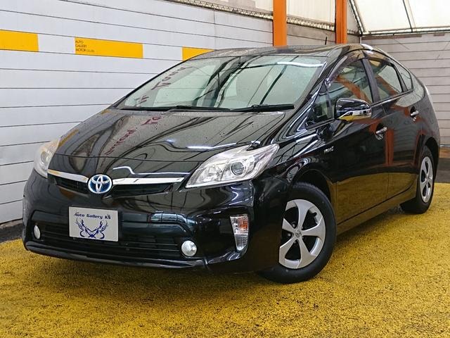 Toyota PRIUS 2014 — фото автомобиля 1