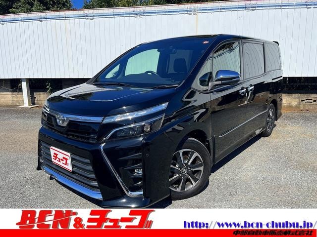 Toyota VOXY 2018 — фото автомобиля 1