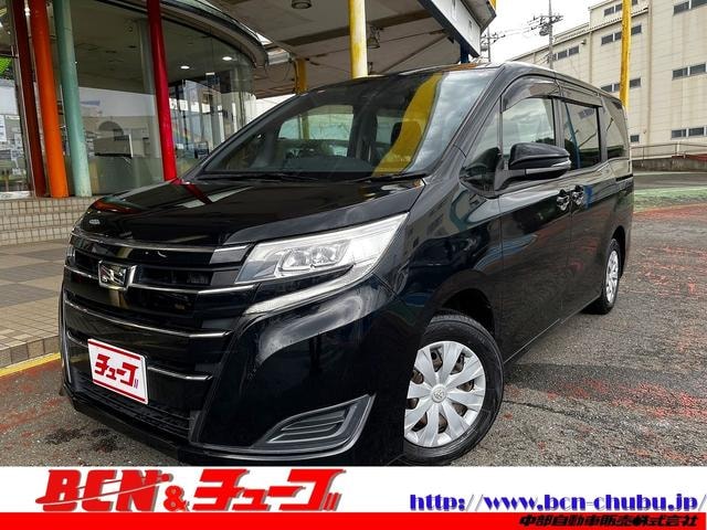 Toyota NOAH 2018 — фото автомобиля 1