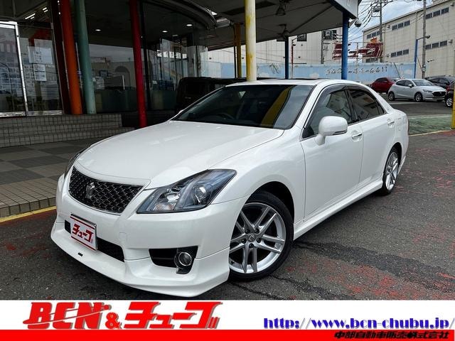 Toyota CROWN 2010 — фото автомобиля 1