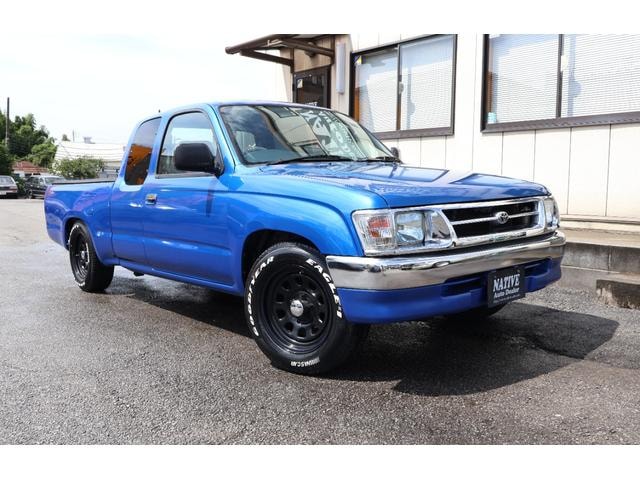 Toyota HILUX SPORTS PICK UP 2000 — фото автомобиля