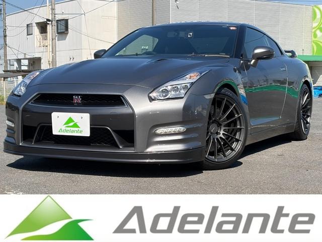 Nissan GT-R 2012 — фото автомобиля