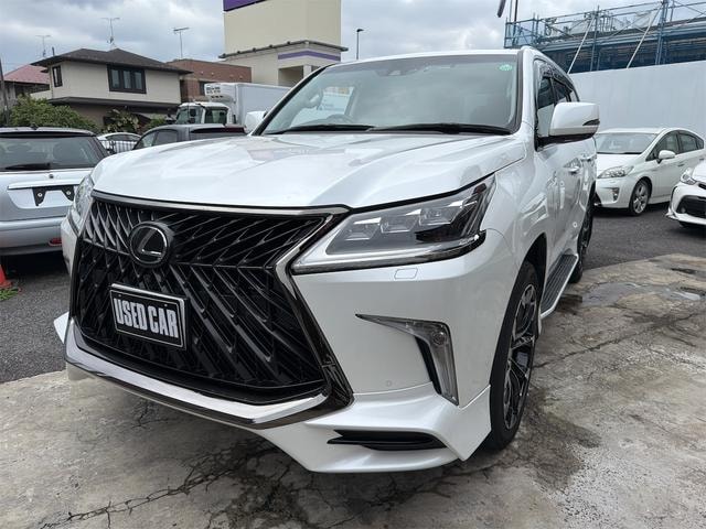 Lexus LX 2017 — фото автомобиля