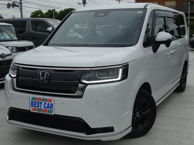 Honda STEPWAGON 2025 — фото автомобиля 1