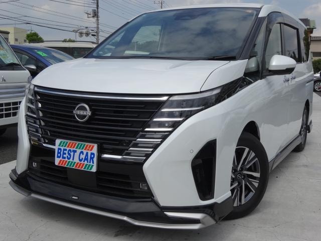Nissan SERENA 2025 — фото автомобиля 1