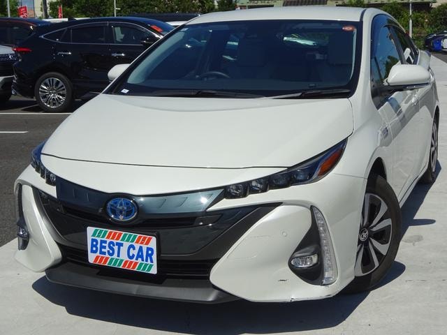 Toyota PRIUS PHV 2019 — фото автомобиля