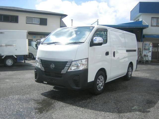 Nissan NV350CARAVAN VAN 2022 — фото автомобиля