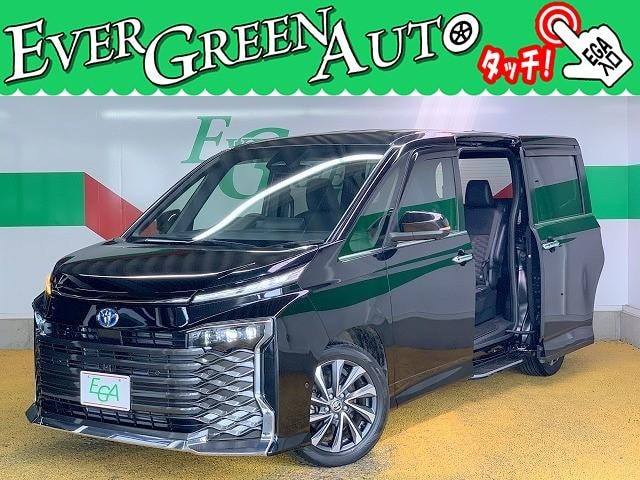 Toyota VOXY 2022 — фото автомобиля 1