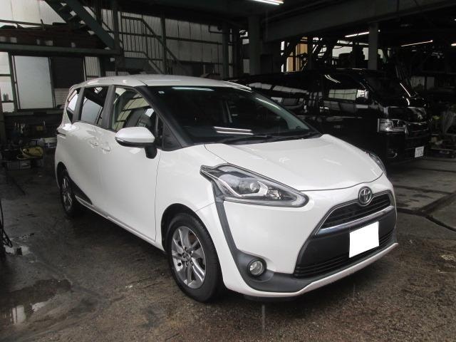 Toyota SIENTA 2015 — фото автомобиля 1