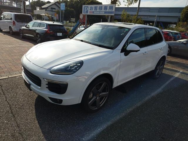 Porsche CAYENNE 2017 — фото автомобиля