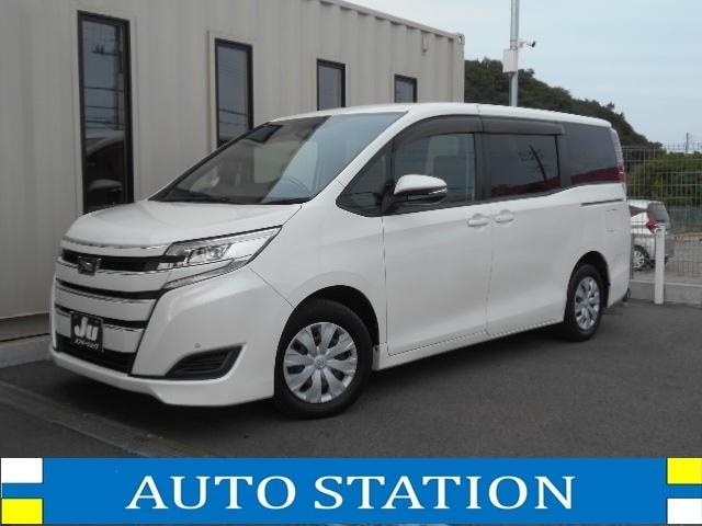 Toyota NOAH 2017 — фото автомобиля 1
