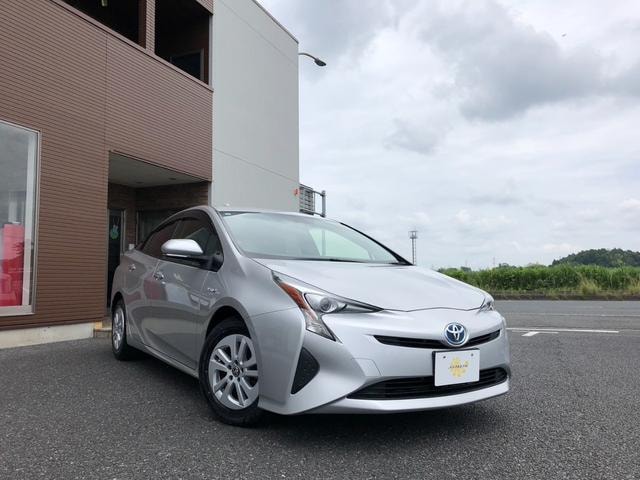 Toyota PRIUS 2019 — фото автомобиля 1