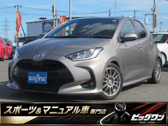 Toyota YARIS 2023 — фото автомобиля 1