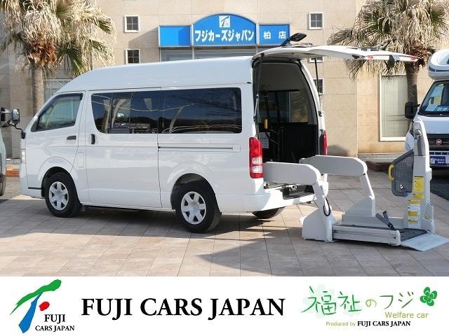 Toyota HIACE VAN 2012 — фото автомобиля 1
