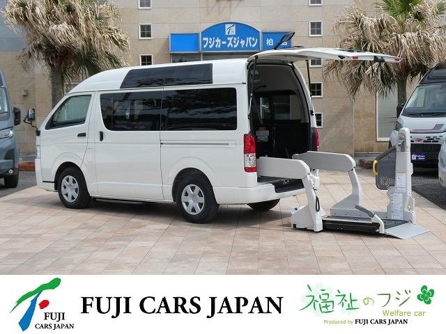 Toyota HIACE VAN 2018 — фото автомобиля 1
