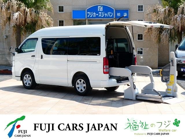 Toyota HIACE VAN 2010 — фото автомобиля