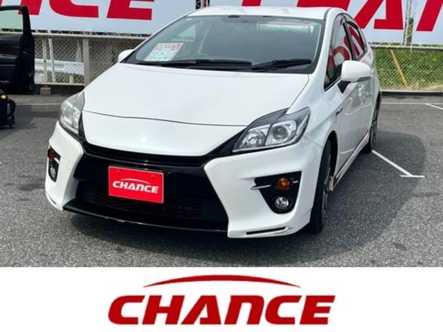 Toyota PRIUS 2015 — фото автомобиля 1