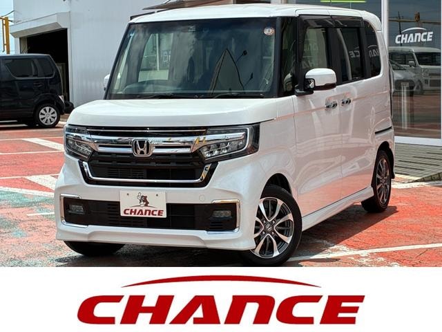 Honda N-BOX CUSTOM 2022 — фото автомобиля 1