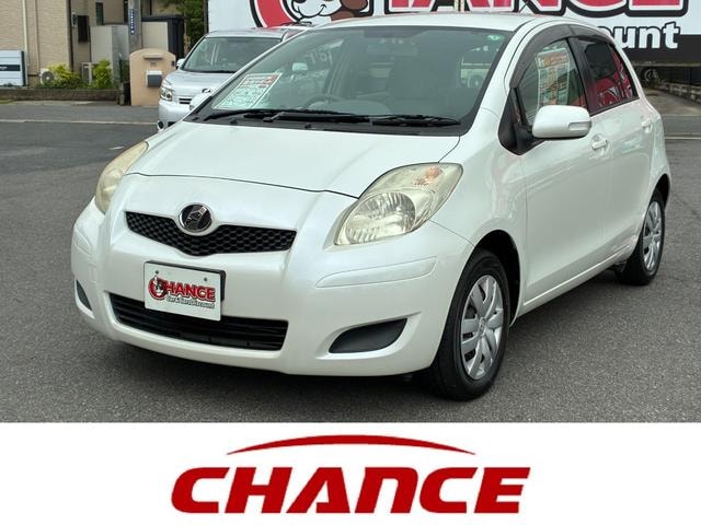 Toyota VITZ 2010 — фото автомобиля 1