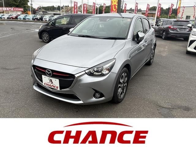 Mazda DEMIO 2016 — фото автомобиля 1