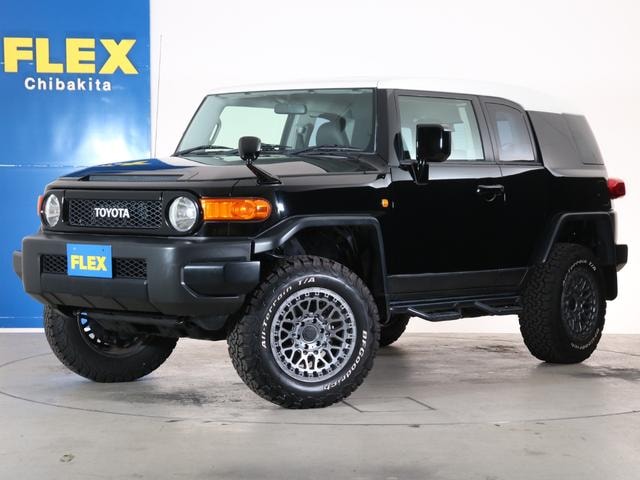 Toyota FJ CRUISER 2011 — фото автомобиля