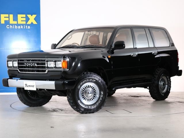 Toyota LAND CRUISER 100 2002 — фото автомобиля