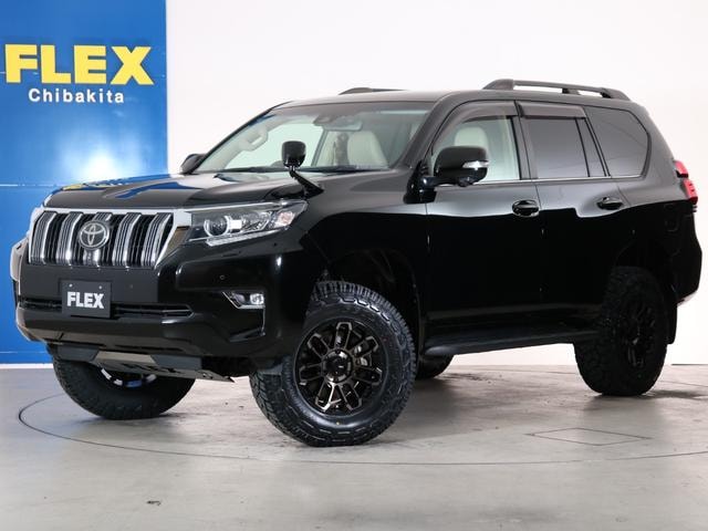 Toyota LAND CRUISER PRADO 2018 — фото автомобиля 1