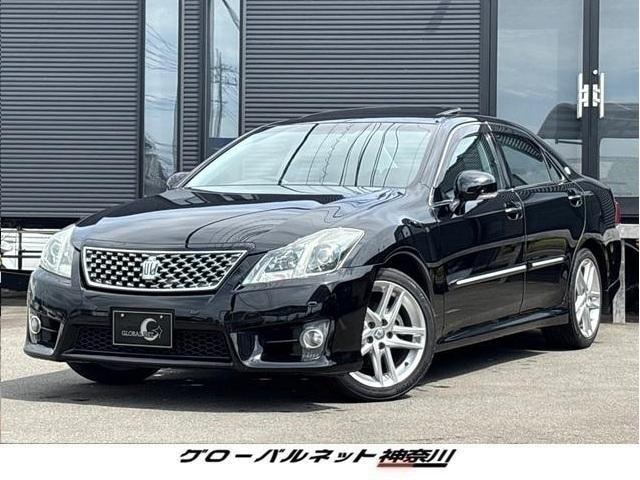 Toyota CROWN 2010 — фото автомобиля 1