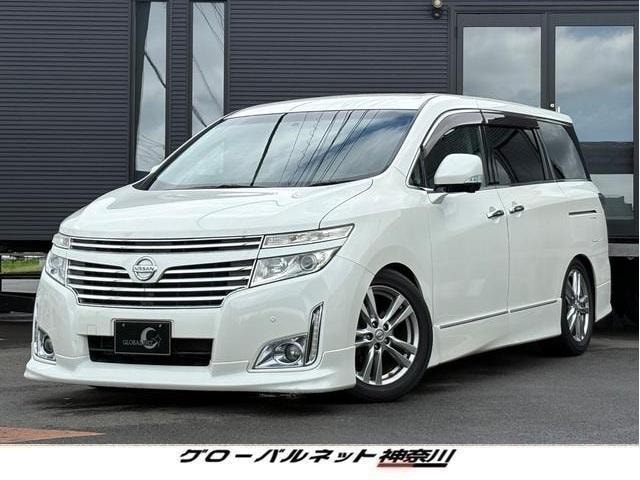 Nissan ELGRAND 2010 — фото автомобиля
