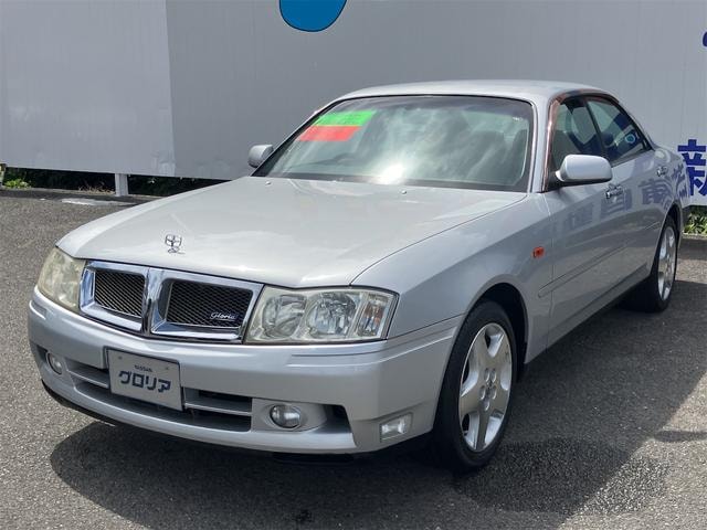 Nissan GLORIA 2000 — фото автомобиля 1