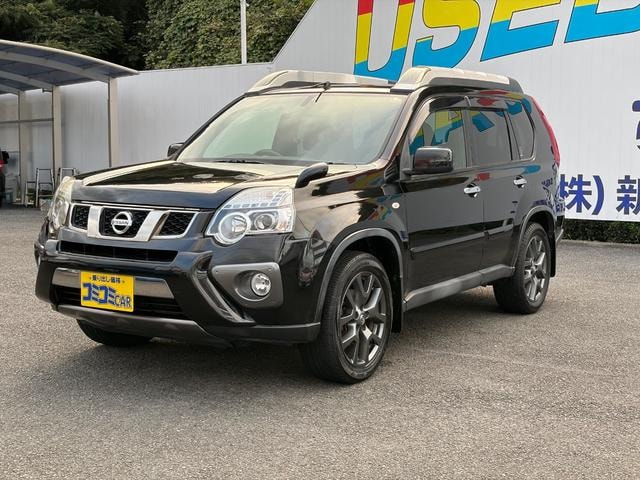 Nissan X-TRAIL 2012 — фото автомобиля
