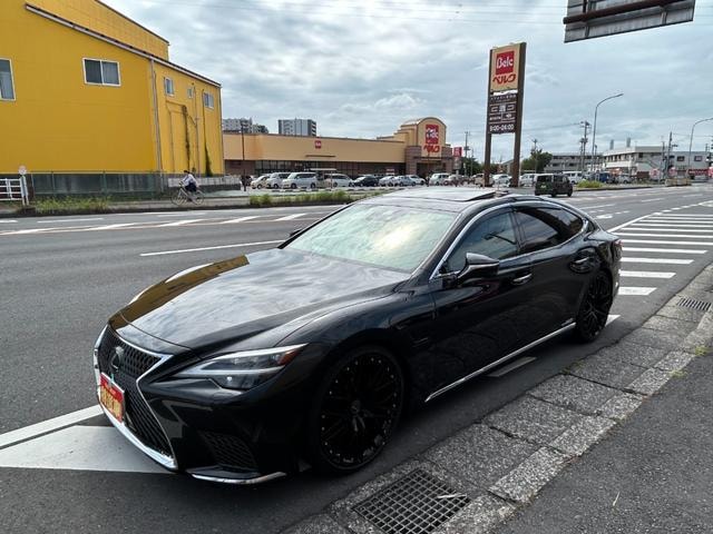 Lexus LS 2021 — фото автомобиля 1