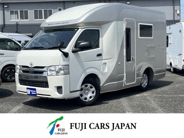Toyota HIACE VAN 2020 — фото автомобиля