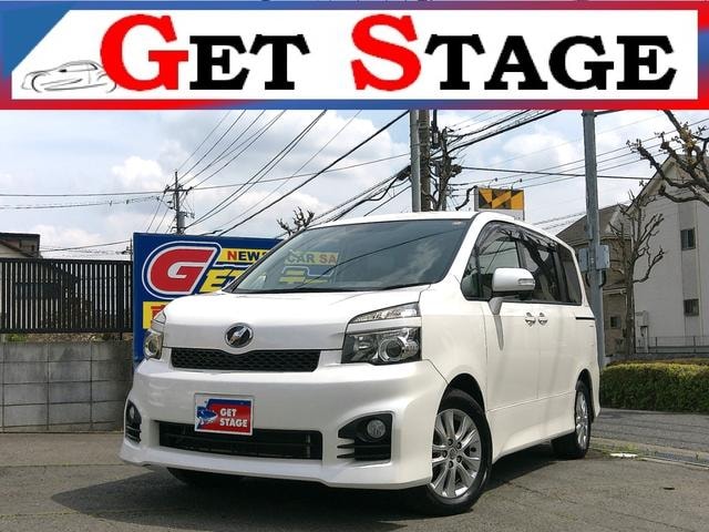 Toyota VOXY 2012 — фото автомобиля