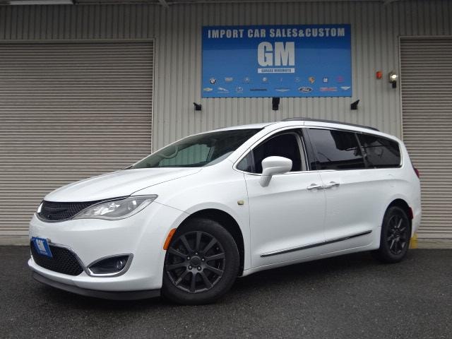Chrysler PACIFICA 2018 — фото автомобиля 1