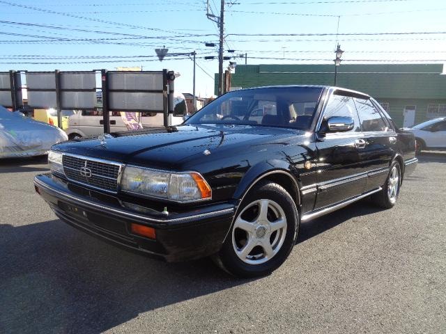 Nissan GLORIA 1990 — фото автомобиля 1
