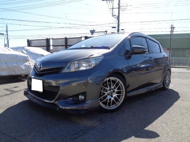 Toyota VITZ 2013 — фото автомобиля 1
