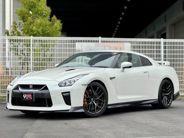 Nissan GT-R 2016 — фото автомобиля
