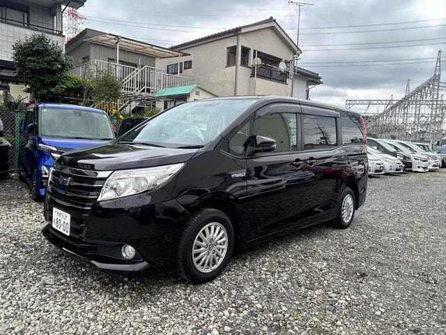 Toyota NOAH 2014 — фото автомобиля 1