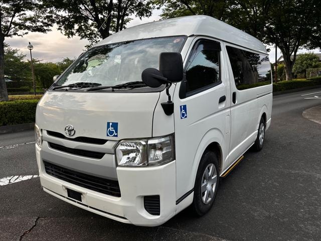 Toyota HIACE VAN 2017 — фото автомобиля 1