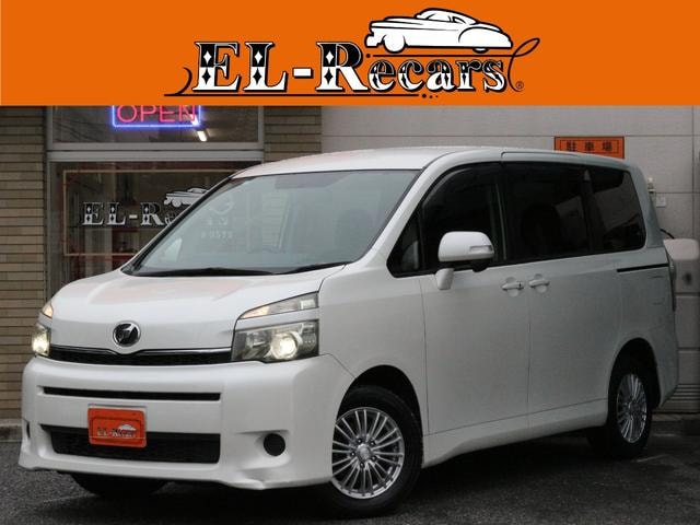Toyota VOXY 2011 — фото автомобиля