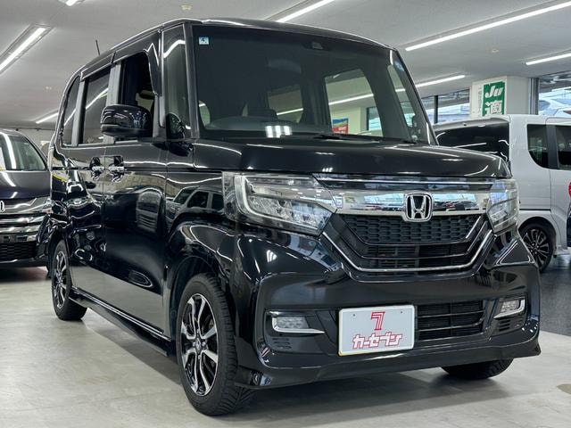 Honda N-BOX CUSTOM 2020 — фото автомобиля 1