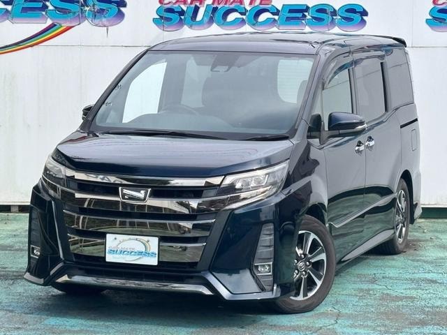 Toyota NOAH 2018 — фото автомобиля 1