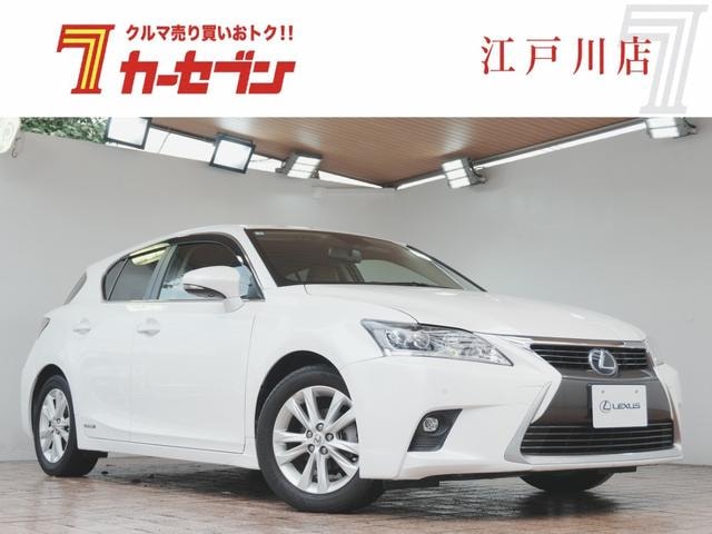 Lexus CT 2017 — фото автомобиля 1